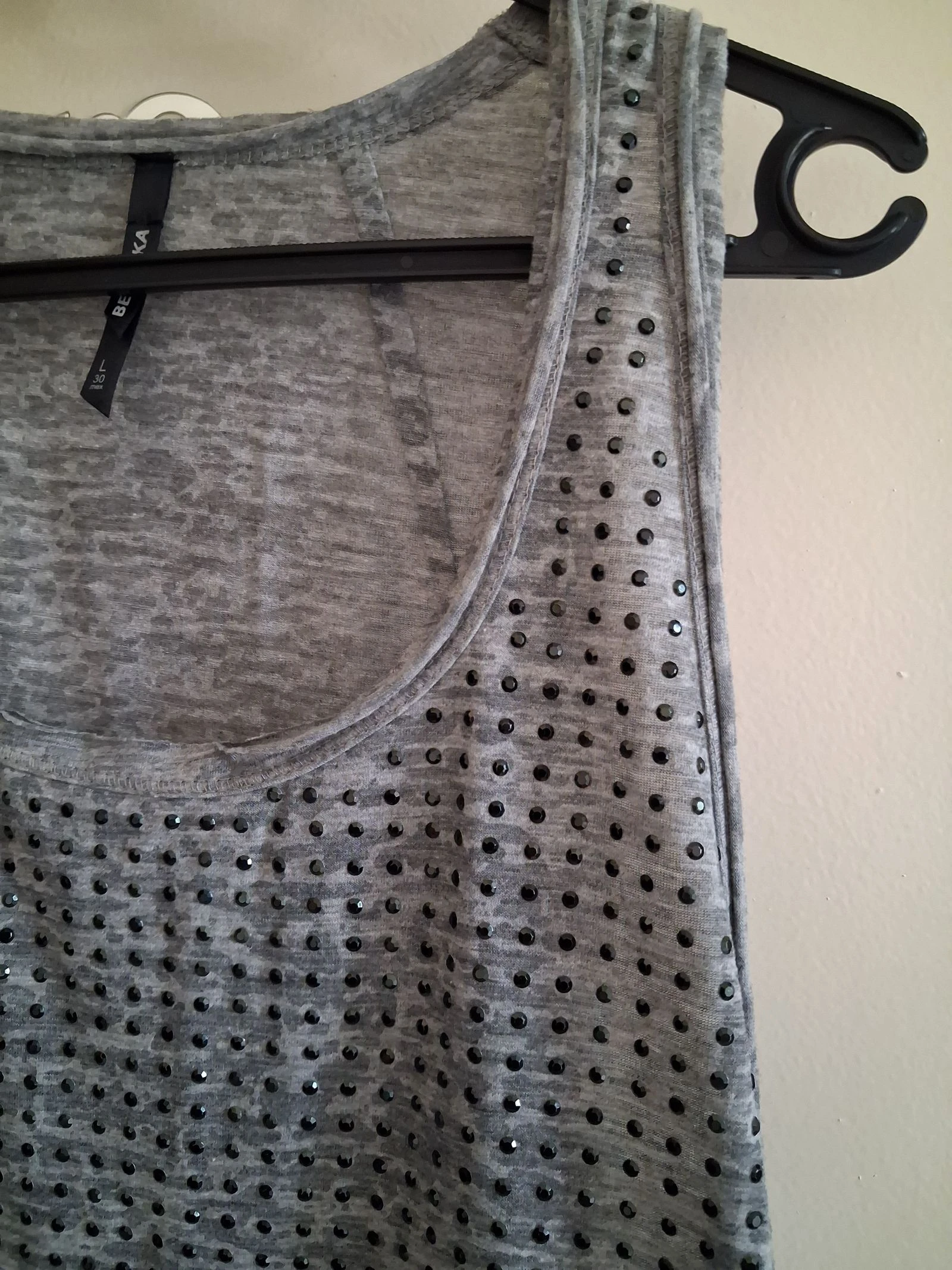 Débardeur femme gris et strass Bershka taille 40